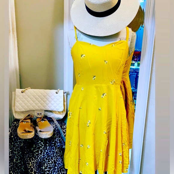 Dresses & Skirts - Dress